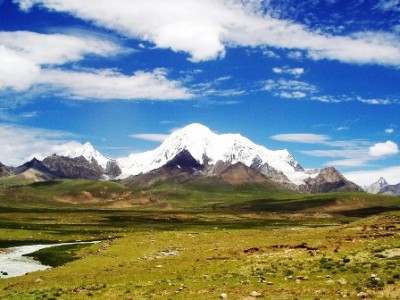 西藏念青唐古拉峰雪山天气