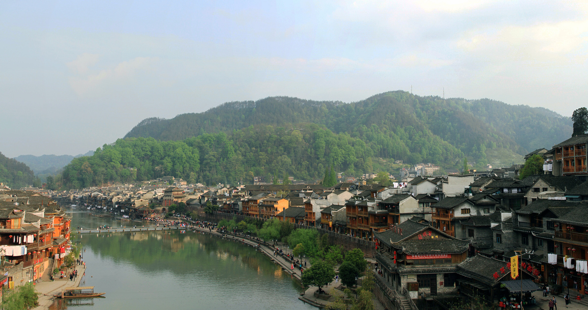 凤凰古城南华山神凤文化景区